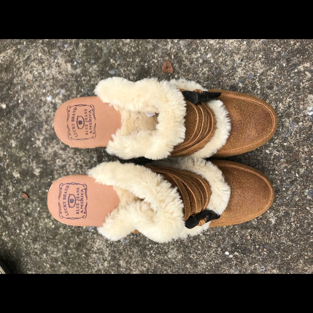 Lucky slip on Clogs